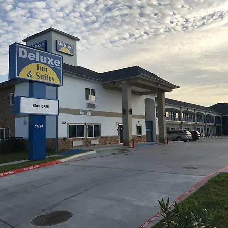 Deluxe Inn & Suites - Baytown-3