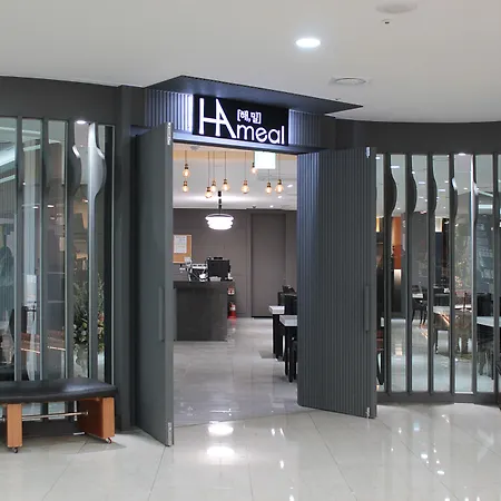 Hamilton Hotel-3