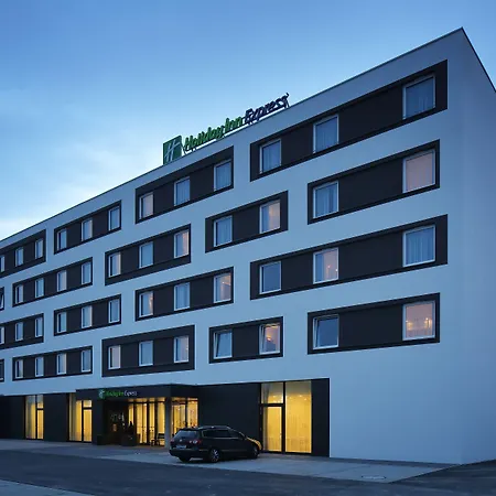 Holiday Inn Express Friedrichshafen, an IHG Hotel-2