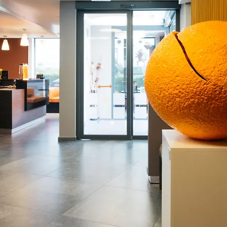 Orange Hotel La Louvière-3