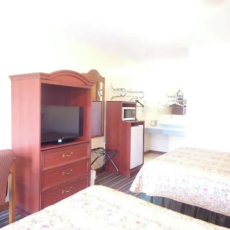 Huggy Bear Motel - Warren-3