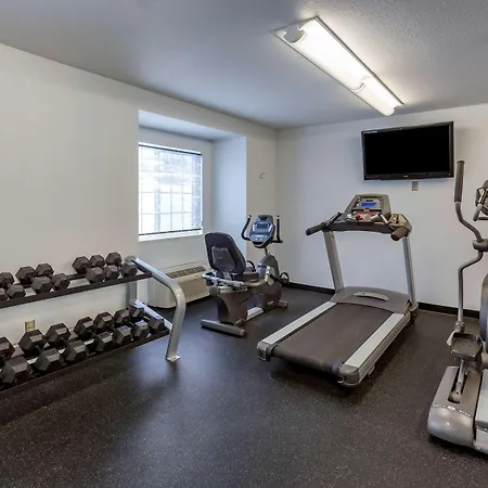 Best Western Plus Woodstock Inn & Suites-3