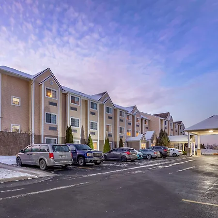 Best Western Plus Woodstock Inn & Suites-2