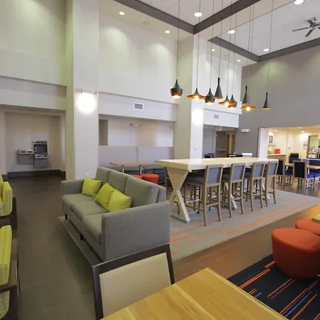 Hampton Inn & Suites Seal Beach-3