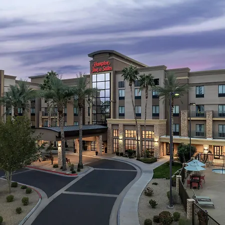 Hampton Inn & Suites Phoenix Glendale-Westgate-2