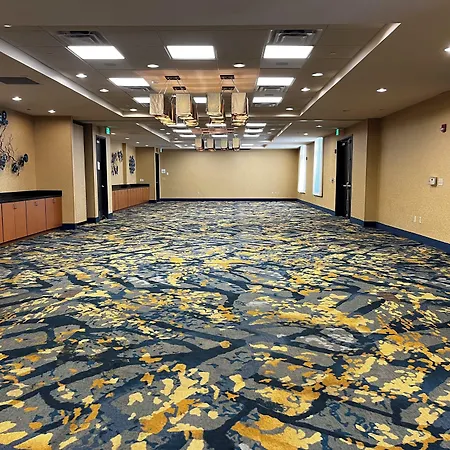 Holiday Inn Hotel & Suites Gateway By Ihg-2