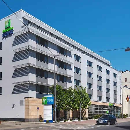 Holiday Inn Express Frankfurt Messe By Ihg-3