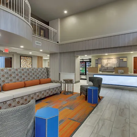 Holiday Inn Express & Suites Atlanta Perimeter Mall Hotel By Ihg-2