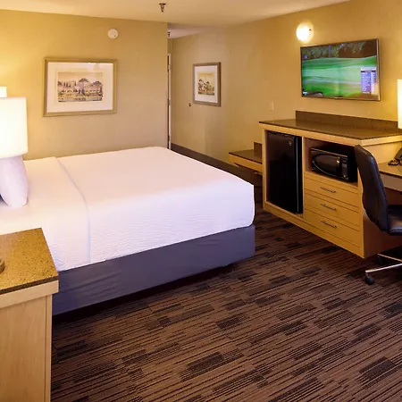 Livinn Hotel Cincinnati North/ Sharonville-3
