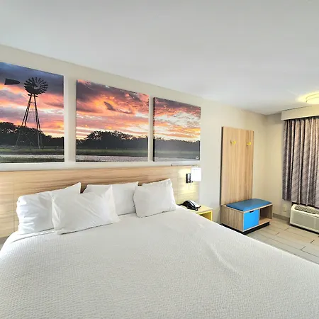 Days Inn By Wyndham Mcallen-3