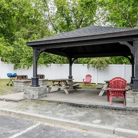 Red Roof Inn & Suites Middleborough-3