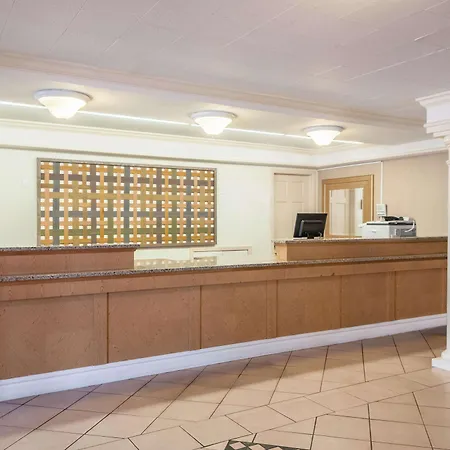 La Quinta Inn By Wyndham New Orleans West Bank / Gretna-3