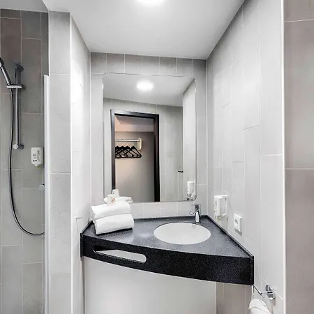 B&B Hotel Neuss-3