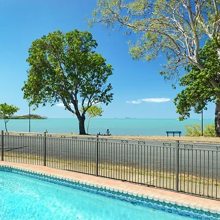 Whitsunday Waterfront Apartments-3