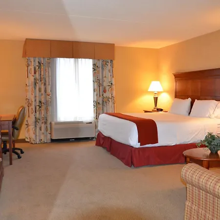 Holiday Inn Express & Suites Bloomington By Ihg-2