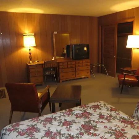 Travelers Inn Motel-3