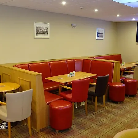 The Golden Lion Hotel-2