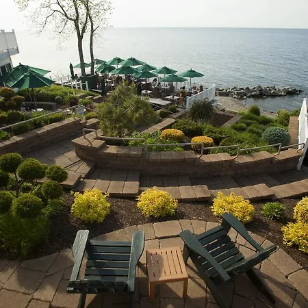 The Lakehouse Inn Geneva-3