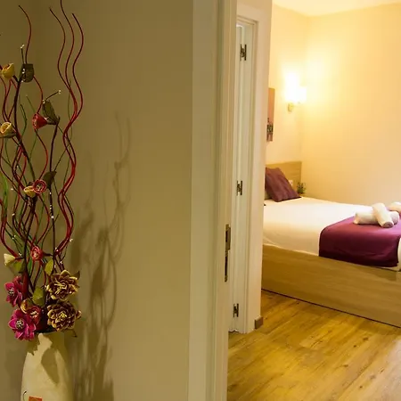 Hostal Barcelona Travel-3