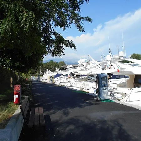 Iron Gate Marina3B-2