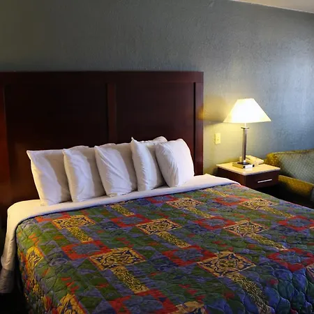 Great Western Inn & Suites-2