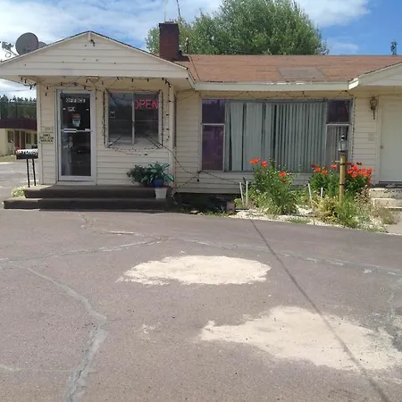 Budget Inn Motel Chemult-3