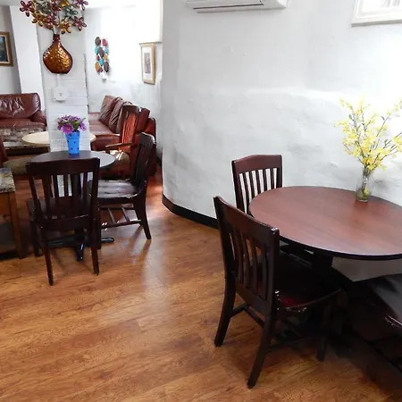 A Friendly Inn At Harvard-3