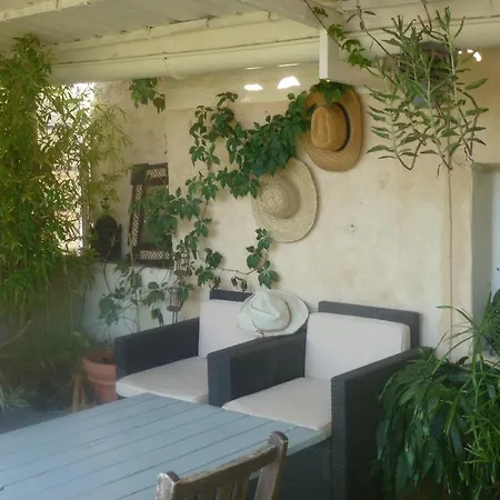 L'Auberge Espagnole - Bed&Breakfast-3