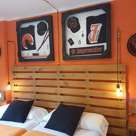 Barri Antic Hostel & Pub-2