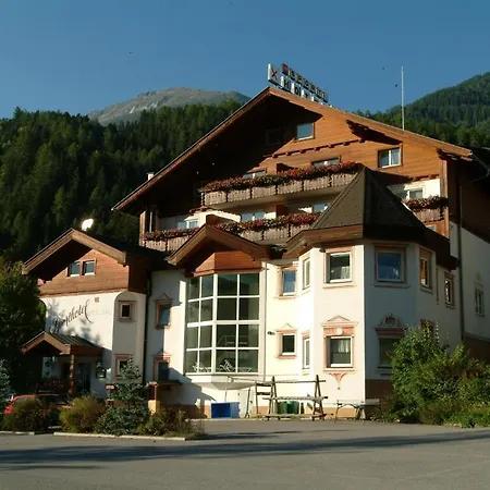 Sporthotel Moelltal-2