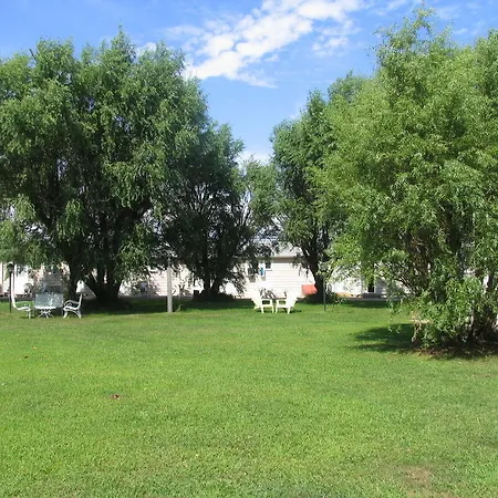 Southold Beach Motel-3