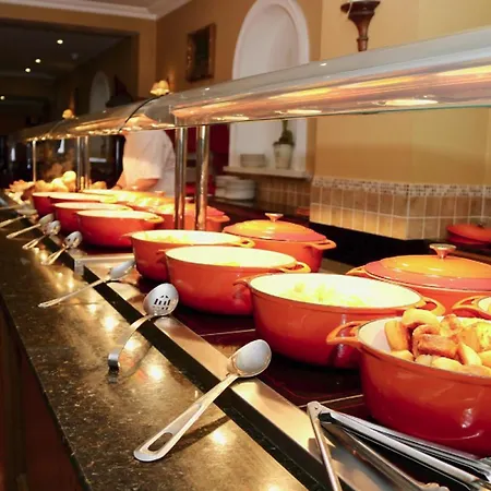 The Golden Lion Hotel-2
