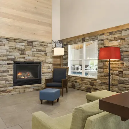 Country Inn & Suites By Radisson, Decorah, Ia-3