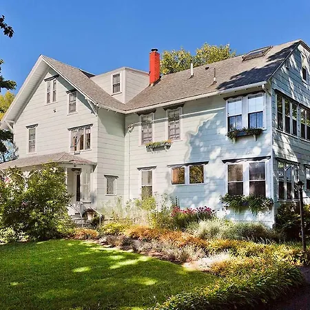 The Elmhurst Inn-3