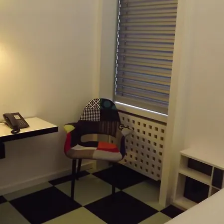 Hotel Cristall - Frankfurt City-2