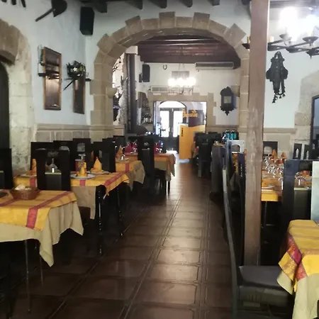Hostal Restaurante La Diligencia-2