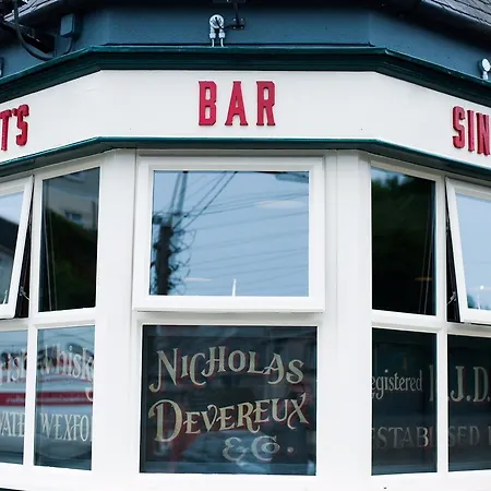 Sinnotts Bar-2