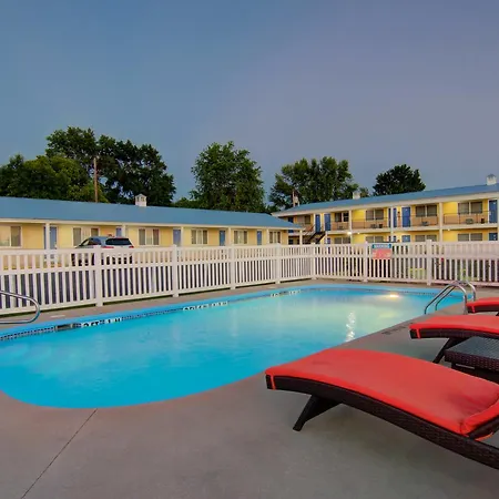 Westbridge Inn & Suites-2