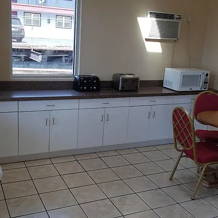 Utica Rest Inn-2