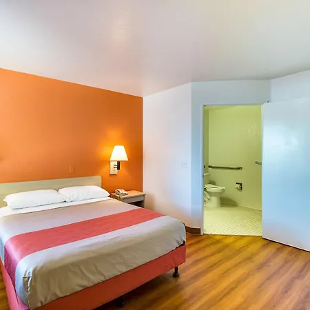 Motel 6-Phoenix, Az - East-2