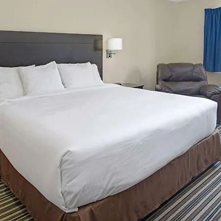 Super 8 By Wyndham Omaha I-80 West-3