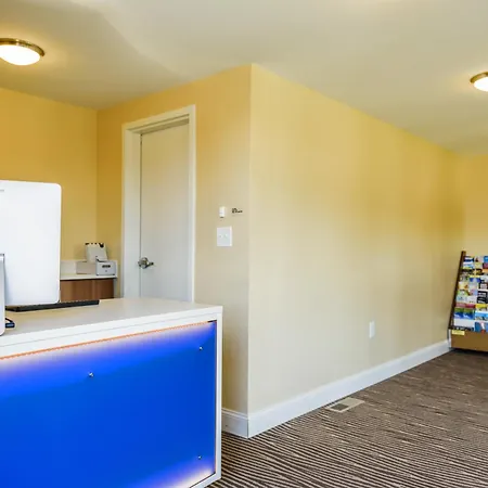 Aarya Hotel By Niagara Fashion Outlets-2