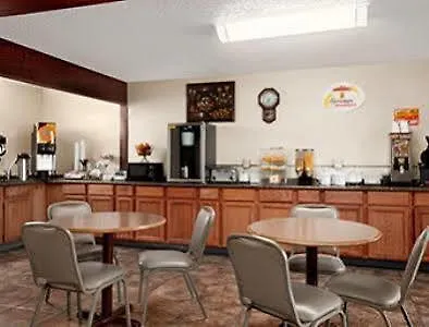 Super 8 By Wyndham Carlsbad-2