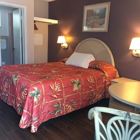Royal Court Motel-2