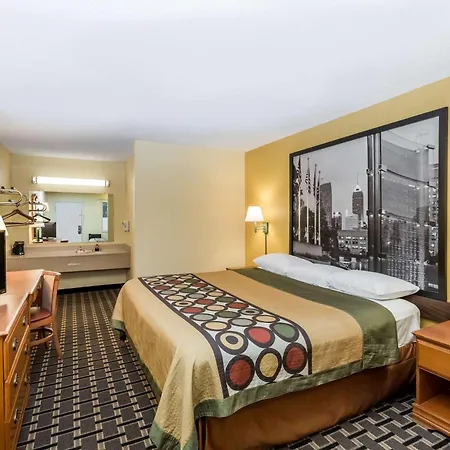 Super 8 By Wyndham Indianapolis-Southport Rd-3