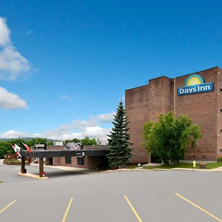 Days Inn By Wyndham Renfrew Conference Centre-2