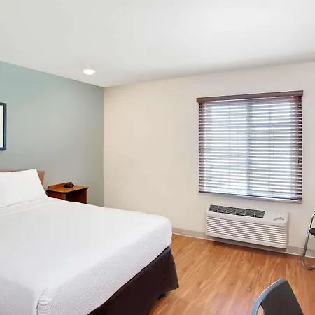 Woodspring Suites Lake Charles-2