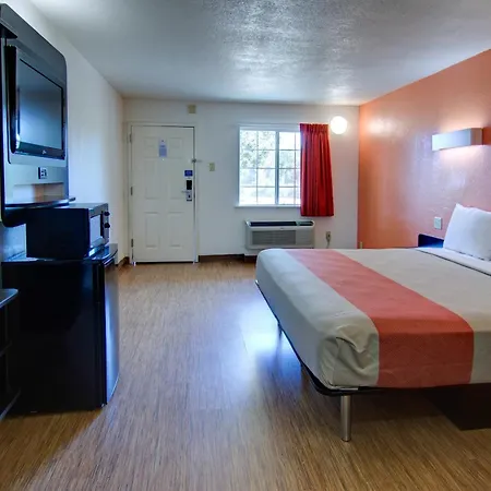 Motel 6-Mount Pleasant, Tx-2