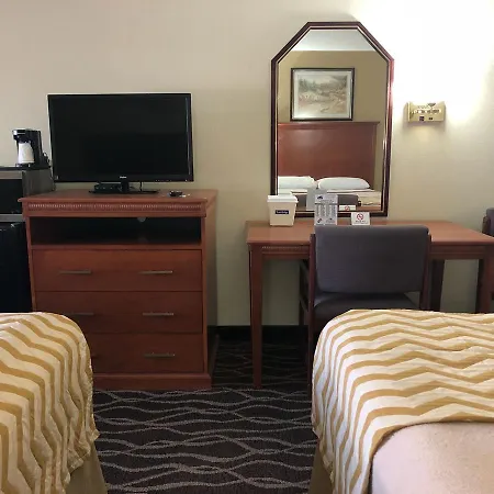 Travelodge By Wyndham Terre Haute-2