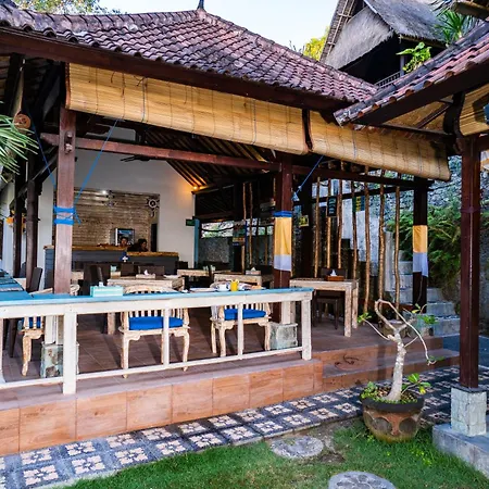 Song Lambung Beach Huts-2